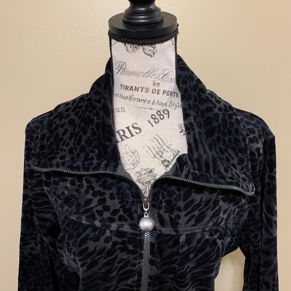 Style & Co Black & Gray Animal Print Velour Jacket Size Large NEW - Picture 3 of 11